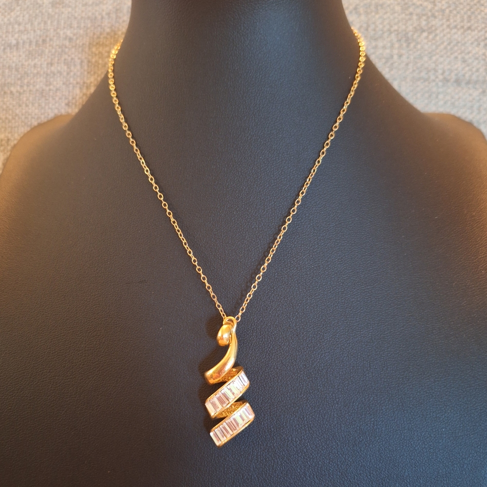 Sarah Coventry Gold Spiral Pendant Necklace